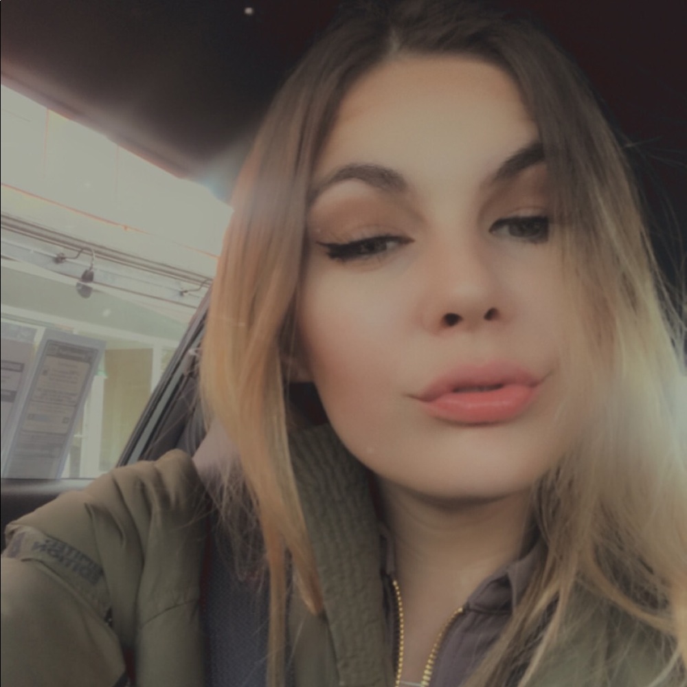 Meet your Posher, Court